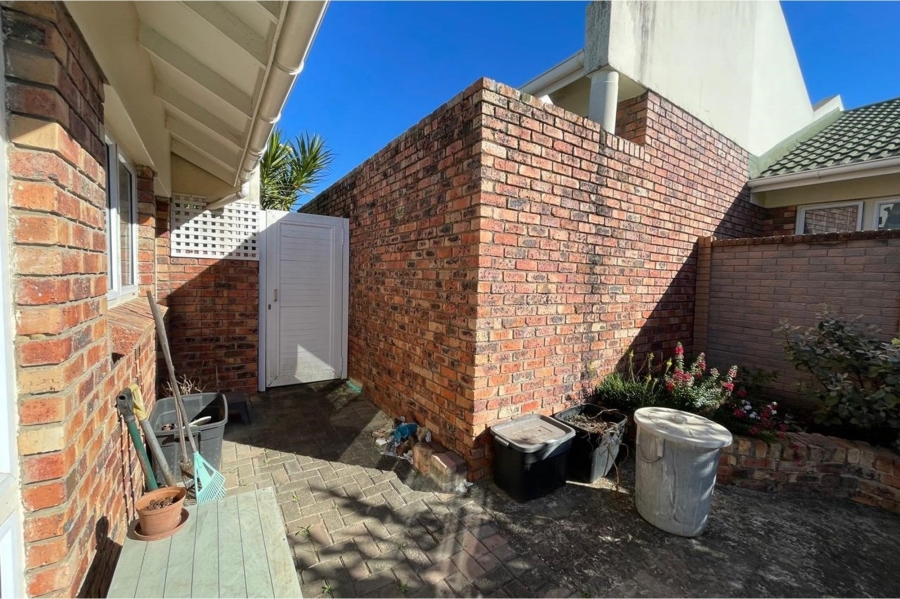2 Bedroom Property for Sale in Chiselhurst Eastern Cape
